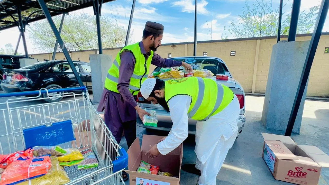 Groceries & Financial Aid Distribution