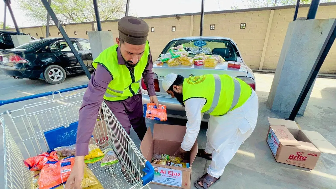 Groceries & Financial Aid Distribution